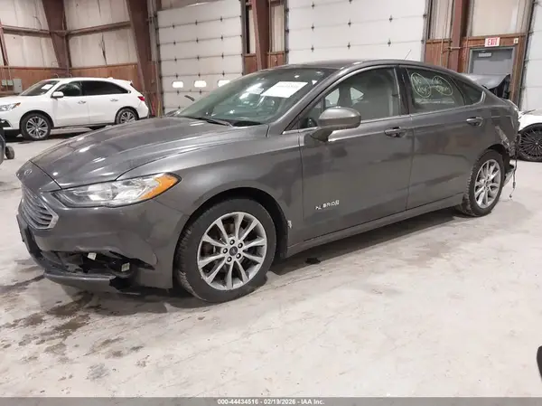 3FA6P0UU6HR360684 2017 FORD FUSION - Image 2