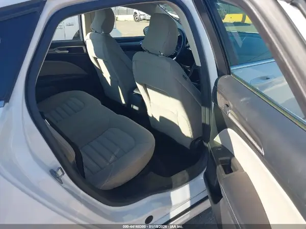 3FA6P0UU6HR373743 2017 FORD FUSION - Image 8