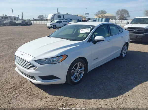 3FA6P0UU6JR100551 2018 FORD FUSION - Image 2