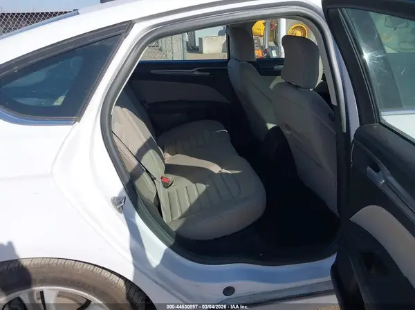 3FA6P0UU6JR100551 2018 FORD FUSION - Image 8