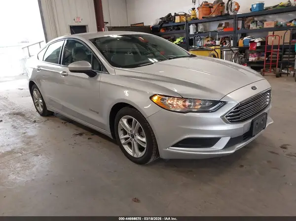 3FA6P0UU6JR100646 2018 FORD FUSION - Image 1