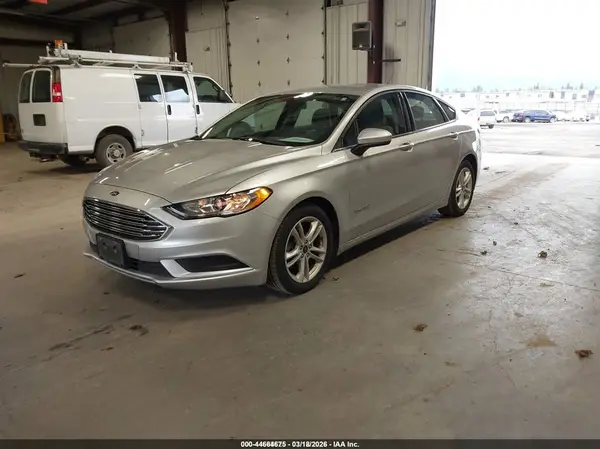 3FA6P0UU6JR100646 2018 FORD FUSION - Image 2
