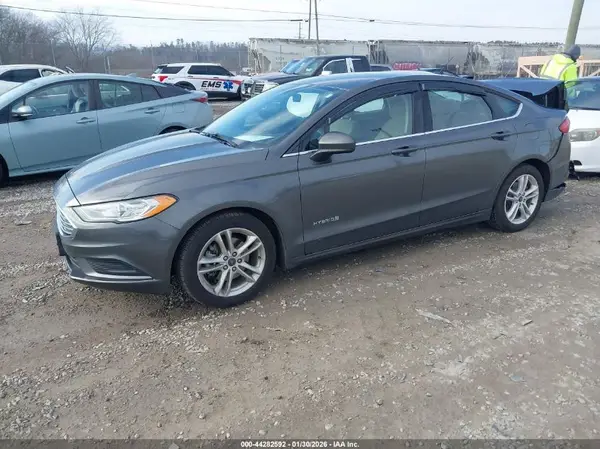 3FA6P0UU6JR101005 2018 FORD FUSION - Image 2