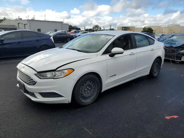 3FA6P0UU6JR137020 2018 FORD FUSION - Image 1