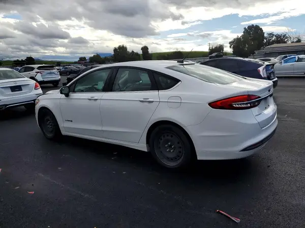 3FA6P0UU6JR137020 2018 FORD FUSION - Image 2