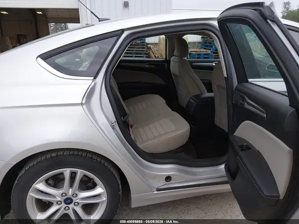 3FA6P0UU6JR212749 2018 FORD FUSION - Image 8