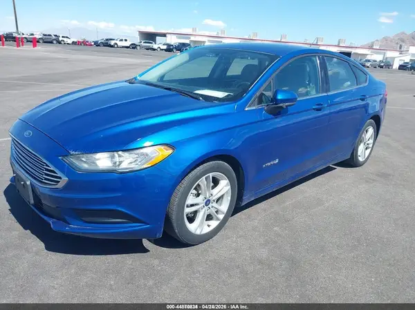 3FA6P0UU6JR235769 2018 FORD FUSION - Image 2
