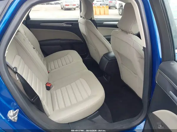 3FA6P0UU6JR235772 2018 FORD FUSION - Image 8