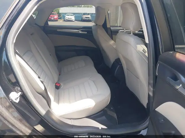 3FA6P0UU6JR235965 2018 FORD FUSION - Image 8