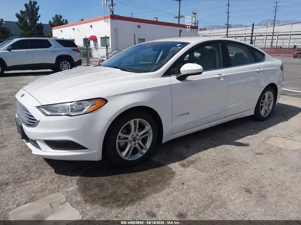3FA6P0UU6JR254581 2018 FORD FUSION - Image 2