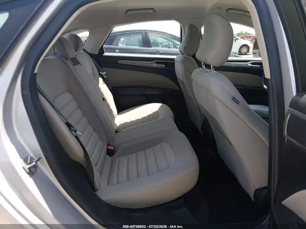 3FA6P0UU6JR271607 2018 FORD FUSION - Image 8