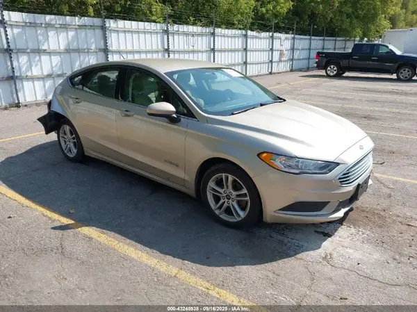 3FA6P0UU6JR278833 2018 FORD FUSION - Image 1