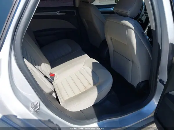 3FA6P0UU6JR281943 2018 FORD FUSION - Image 8