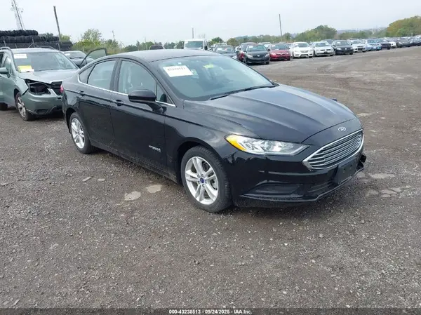 3FA6P0UU6JR282090 2018 FORD FUSION - Image 1
