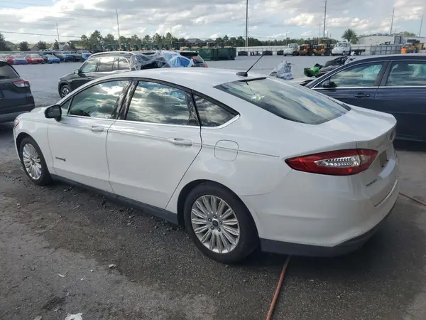 3FA6P0UU7GR130599 2016 FORD FUSION - Image 2