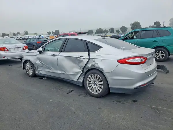 3FA6P0UU7GR285105 2016 FORD FUSION - Image 2
