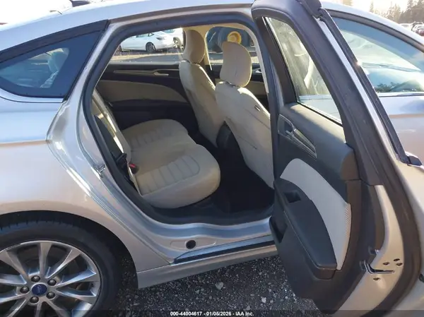 3FA6P0UU7HR345093 2017 FORD FUSION - Image 8
