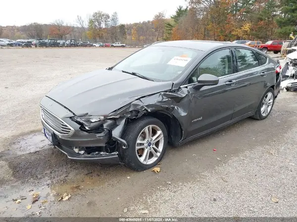 3FA6P0UU7JR100221 2018 FORD FUSION - Image 2