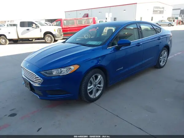 3FA6P0UU7JR100557 2018 FORD FUSION - Image 2