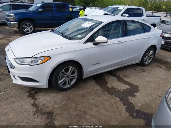 3FA6P0UU7JR101174 2018 FORD FUSION - Image 2