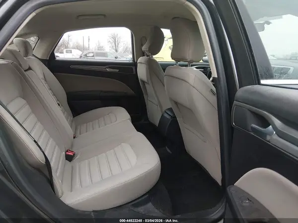 3FA6P0UU7JR142002 2018 FORD FUSION - Image 8
