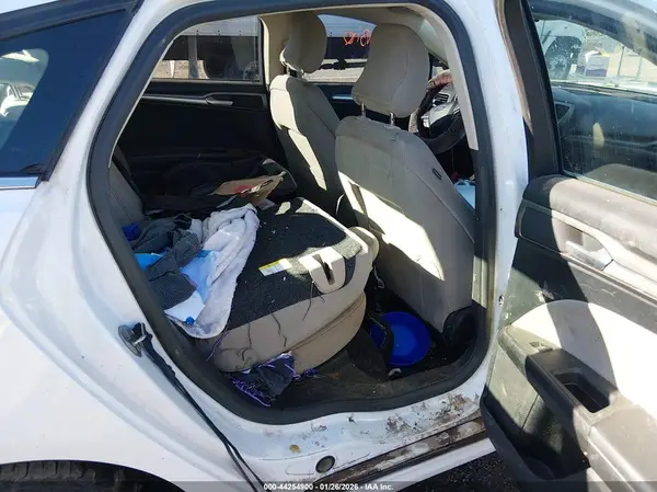 3FA6P0UU7JR158636 2018 FORD FUSION - Image 8