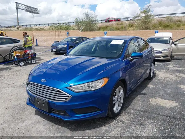 3FA6P0UU7JR209438 2018 FORD FUSION - Image 2