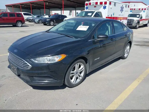 3FA6P0UU7JR235926 2018 FORD FUSION - Image 2
