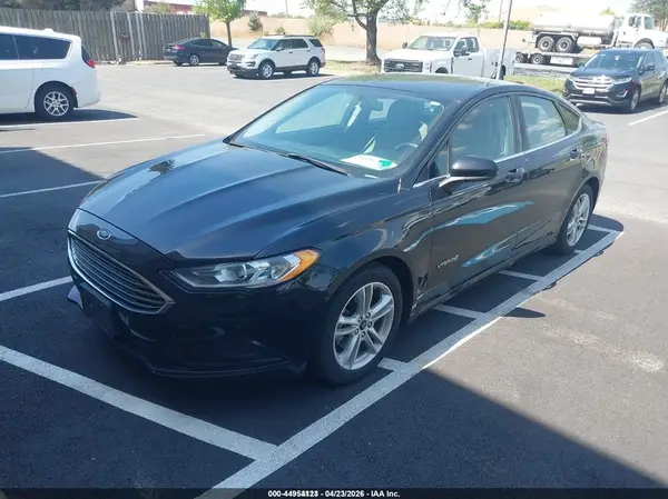3FA6P0UU7JR254556 2018 FORD FUSION - Image 2