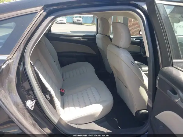3FA6P0UU7JR254556 2018 FORD FUSION - Image 8