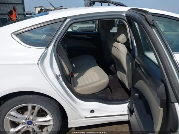 3FA6P0UU7JR271485 2018 FORD FUSION - Image 8