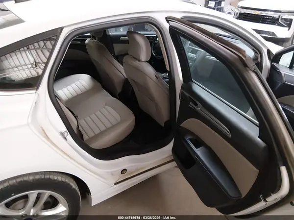 3FA6P0UU7JR273706 2018 FORD FUSION - Image 8