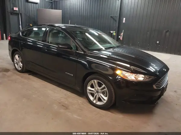 3FA6P0UU7JR278842 2018 FORD FUSION - Image 1