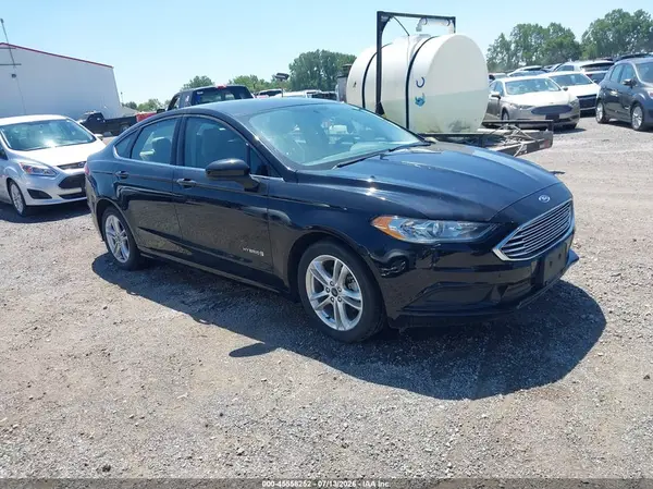 3FA6P0UU7JR279084 2018 FORD FUSION - Image 1