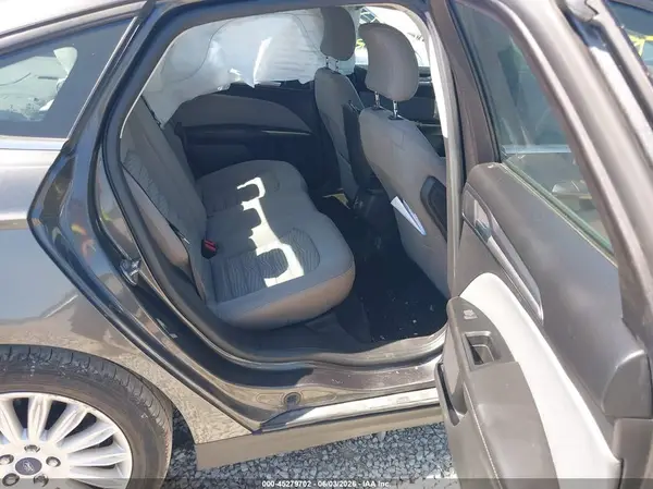 3FA6P0UU8GR203365 2016 FORD FUSION - Image 8