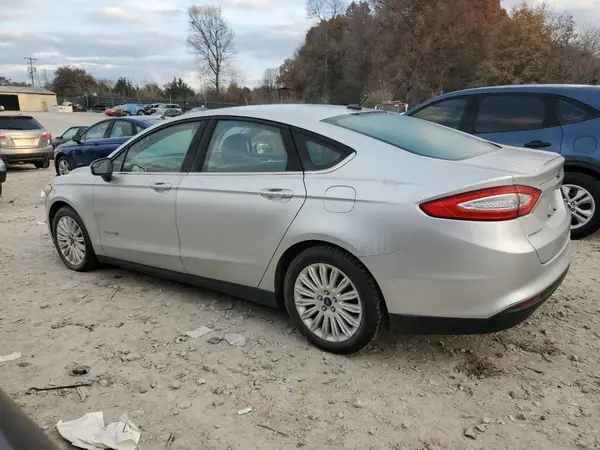 3FA6P0UU8GR235880 2016 FORD FUSION - Image 2