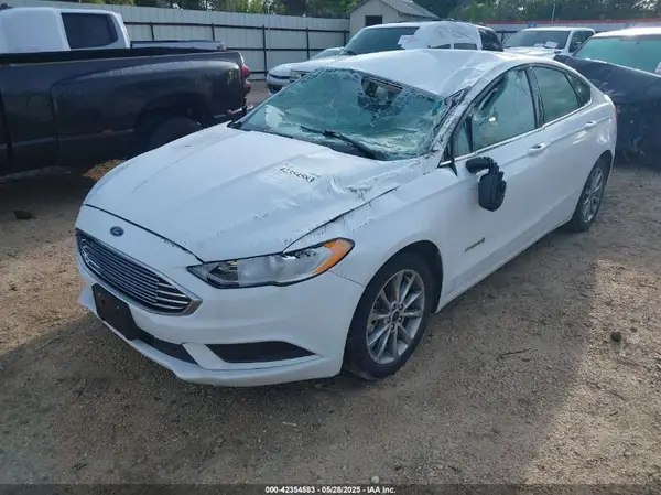 3FA6P0UU8HR126935 2017 FORD FUSION - Image 2