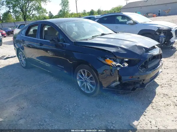 3FA6P0UU8HR360637 2017 FORD FUSION - Image 1