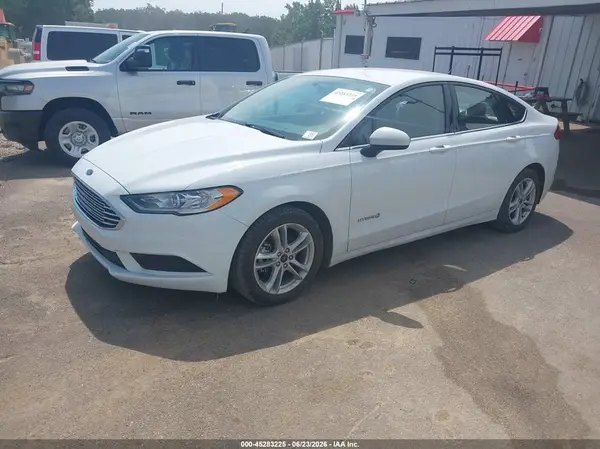 3FA6P0UU8JR100177 2018 FORD FUSION - Image 2