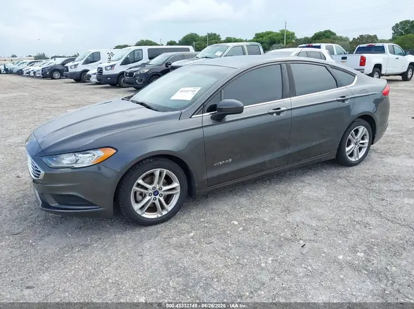 3FA6P0UU8JR100258 2018 FORD FUSION - Image 2