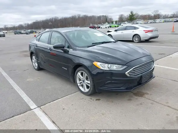 3FA6P0UU8JR100423 2018 FORD FUSION - Image 1