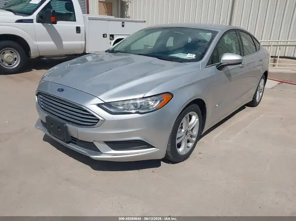 3FA6P0UU8JR100549 2018 FORD FUSION - Image 2