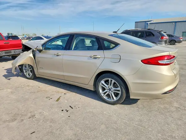 3FA6P0UU8JR122020 2018 FORD FUSION - Image 2