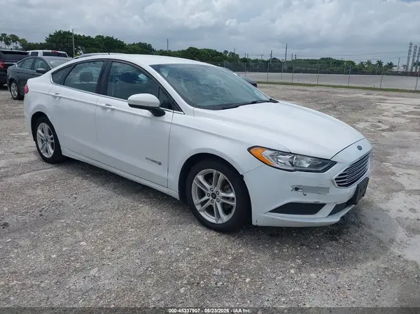 3FA6P0UU8JR122096 2018 FORD FUSION - Image 1