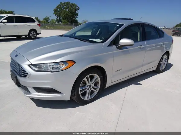 3FA6P0UU8JR122986 2018 FORD FUSION - Image 2