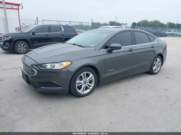 3FA6P0UU8JR141893 2018 FORD FUSION - Image 2