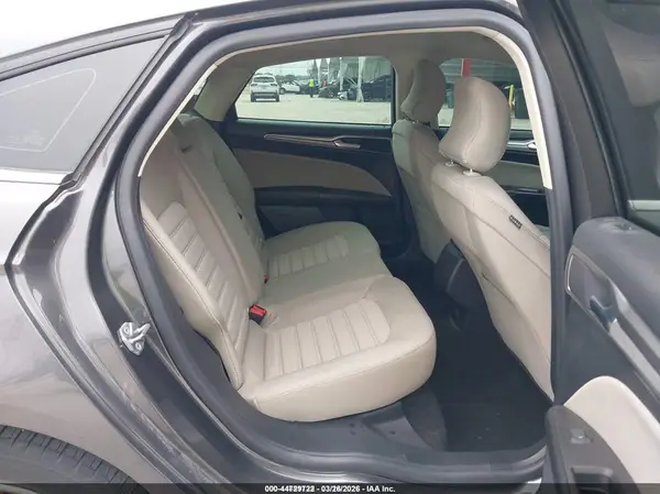 3FA6P0UU8JR141893 2018 FORD FUSION - Image 8