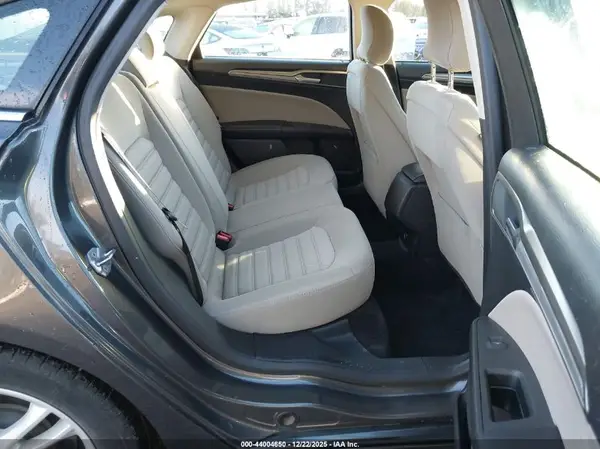3FA6P0UU8JR142087 2018 FORD FUSION - Image 8