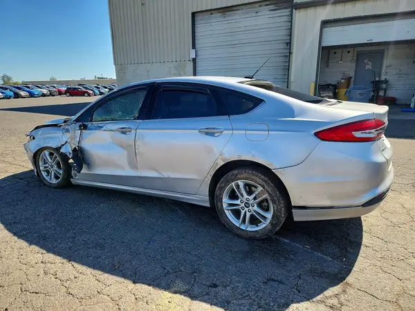 3FA6P0UU8JR159052 2018 FORD FUSION - Image 2