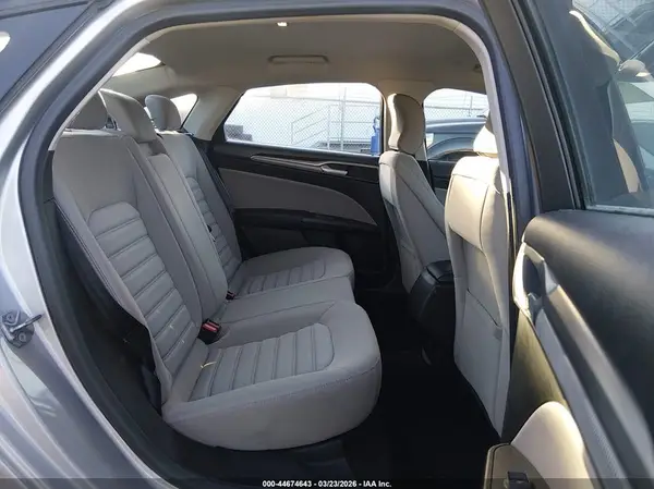 3FA6P0UU8JR235725 2018 FORD FUSION - Image 8